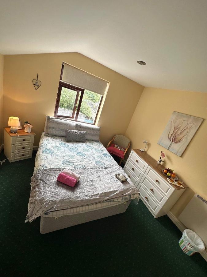 גלוואיי Edwards Cosy B&B מראה חיצוני תמונה