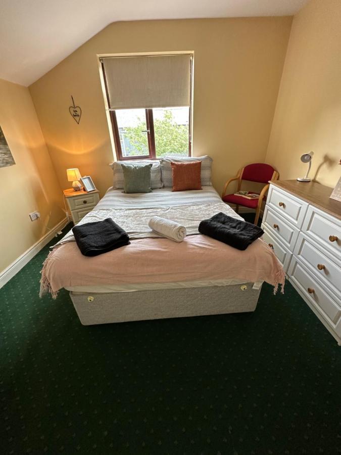 גלוואיי Edwards Cosy B&B מראה חיצוני תמונה