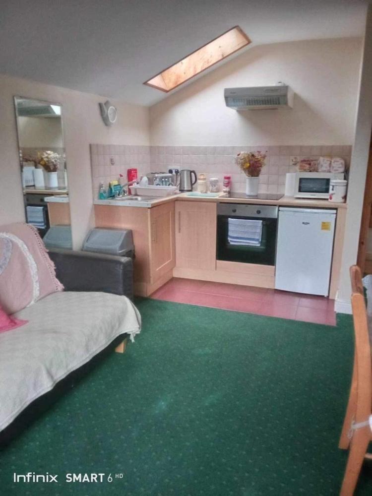 גלוואיי Edwards Cosy B&B מראה חיצוני תמונה